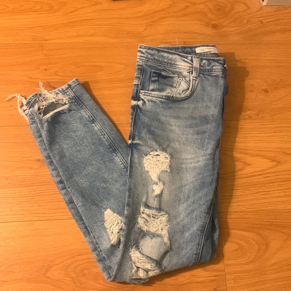 Size 2 Zara Trafaluc light wash distressed denim jeans